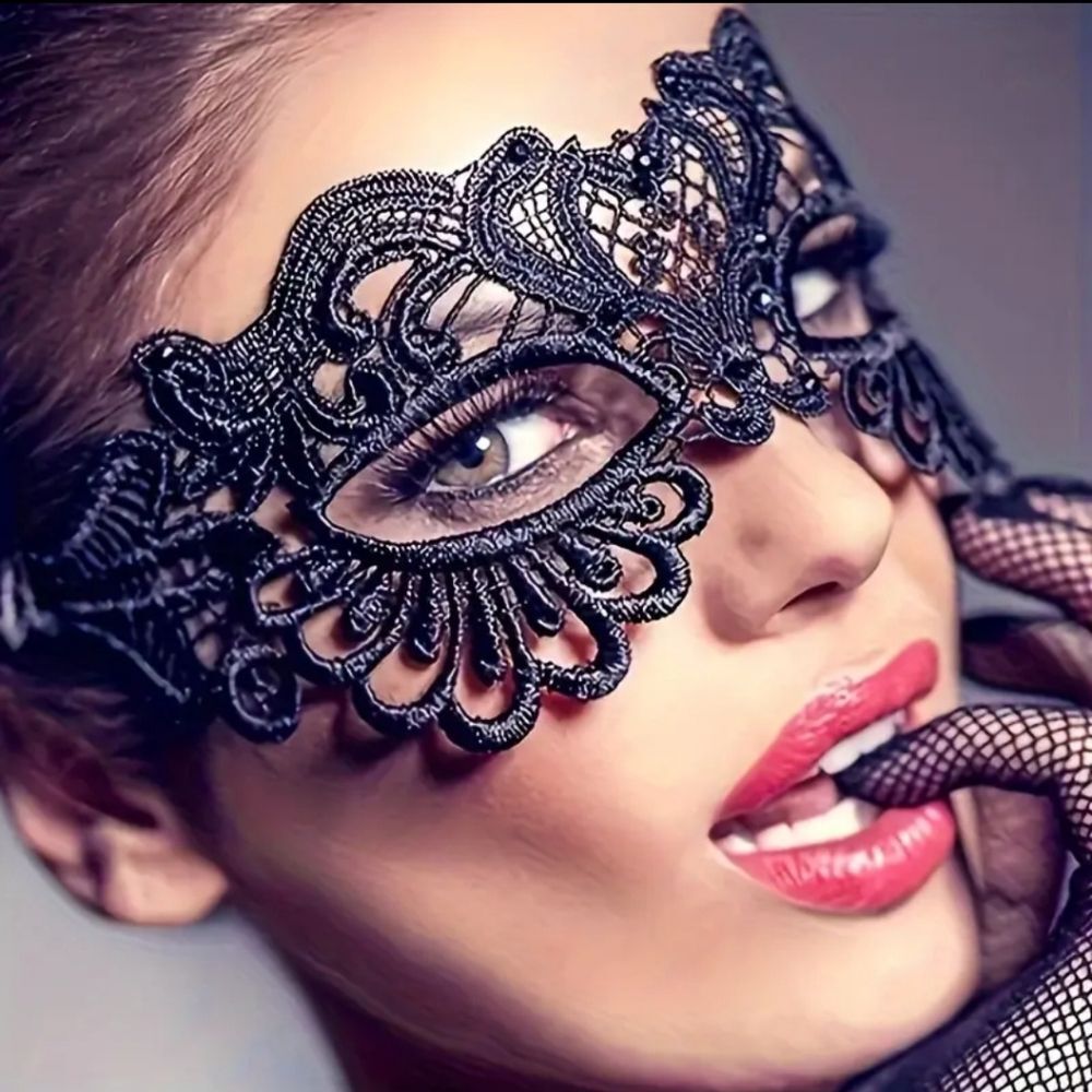 Elegant Black Masquerade Lattice Mask #9